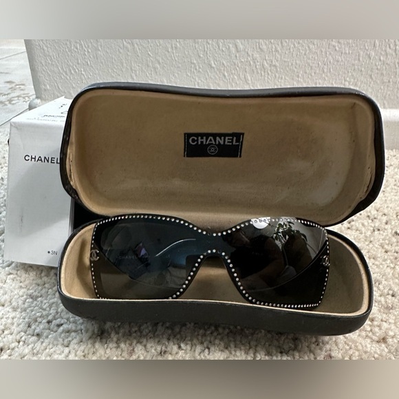 Vintage Womens Chanel Sunglasses - Picture 4 of 13
